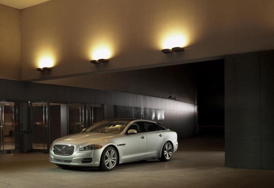  Jaguar XJ 2013 года  (фото 11 из 11)